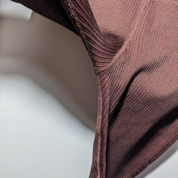 Good American | Seamless Rib Leggings in Chocolate - Picture 10 of 10